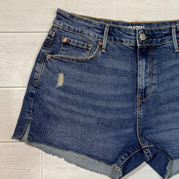 NWOT Levi's High Rise Denim Shorts - Picture 2 of 4